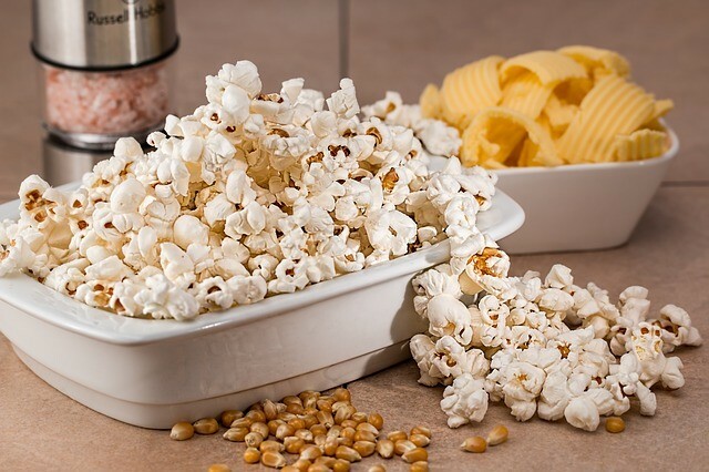 Το-Screening-Room-50-δολάριο-ταινία-popcorn