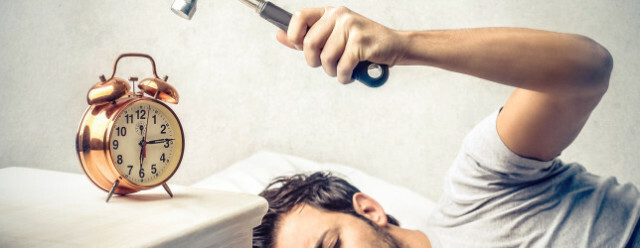 Η ενοχλημένη ρουτίνα πρωινού δεν μπορεί να ξυπνήσει