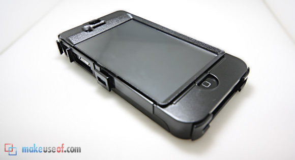 Giveaway: Defender iPhone 4 Defender (+ Commuter Cases by Otterbox)