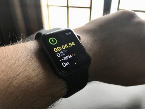Το ρολόι της Apple είναι καλύτερο από το Fitbit 3