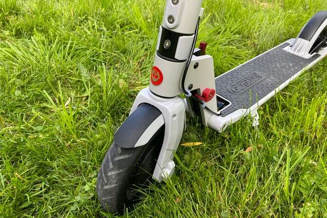 Μπροστά από το GoTrax Xr