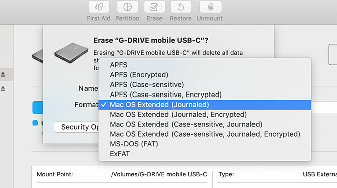 Επιλέγοντας το σύστημα αρχείων κατά τη μορφοποίηση μιας μονάδας δίσκου στο macOS