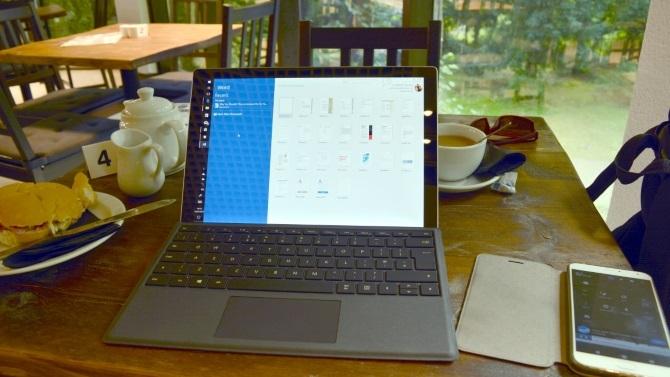 Ένα Tablet για να τους κανόνες Όλα: Το Microsoft Surface Pro 2017 Αναθεώρηση muo productreviews surfacepro2017 καφέ