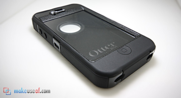 Giveaway: Defender iPhone 4 Defender (+ Commuter Cases by Otterbox)