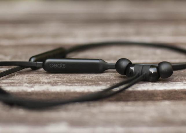 BeatsX Review & Giveaway: Τα καλύτερα ακουστικά της Apple; beatsx σύρμα